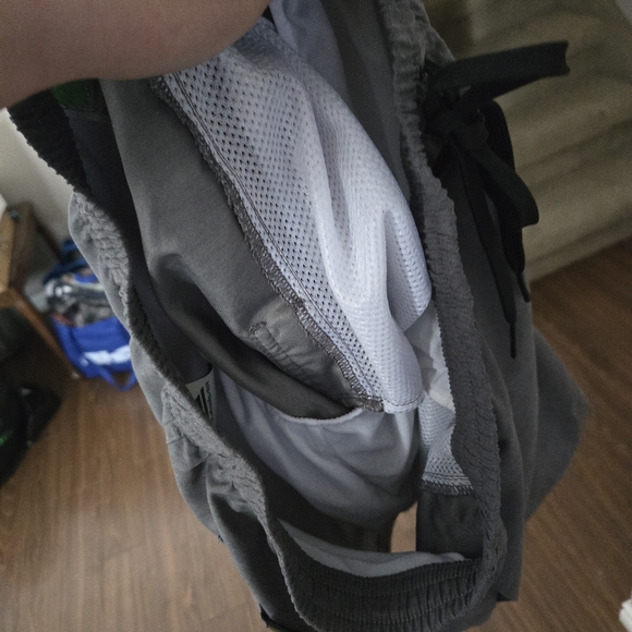 Quiksilver Men's Gray Shorts Small Swim Trunka Summer Swimming - Picture 2 of 7